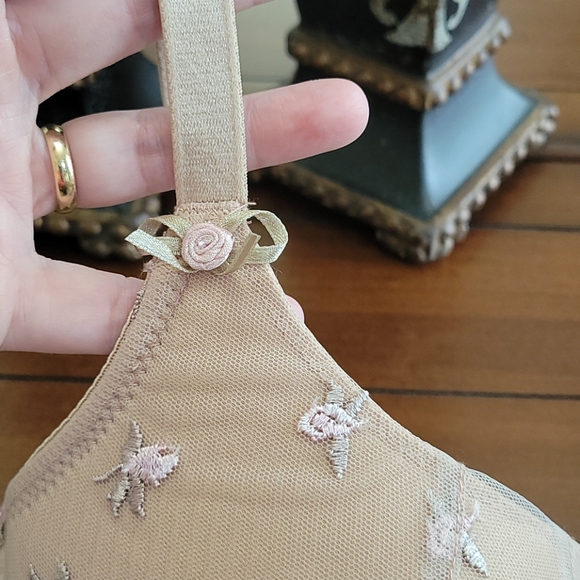 ๐ SEXY EMBROIDERED BRA - Picture 4 of 10